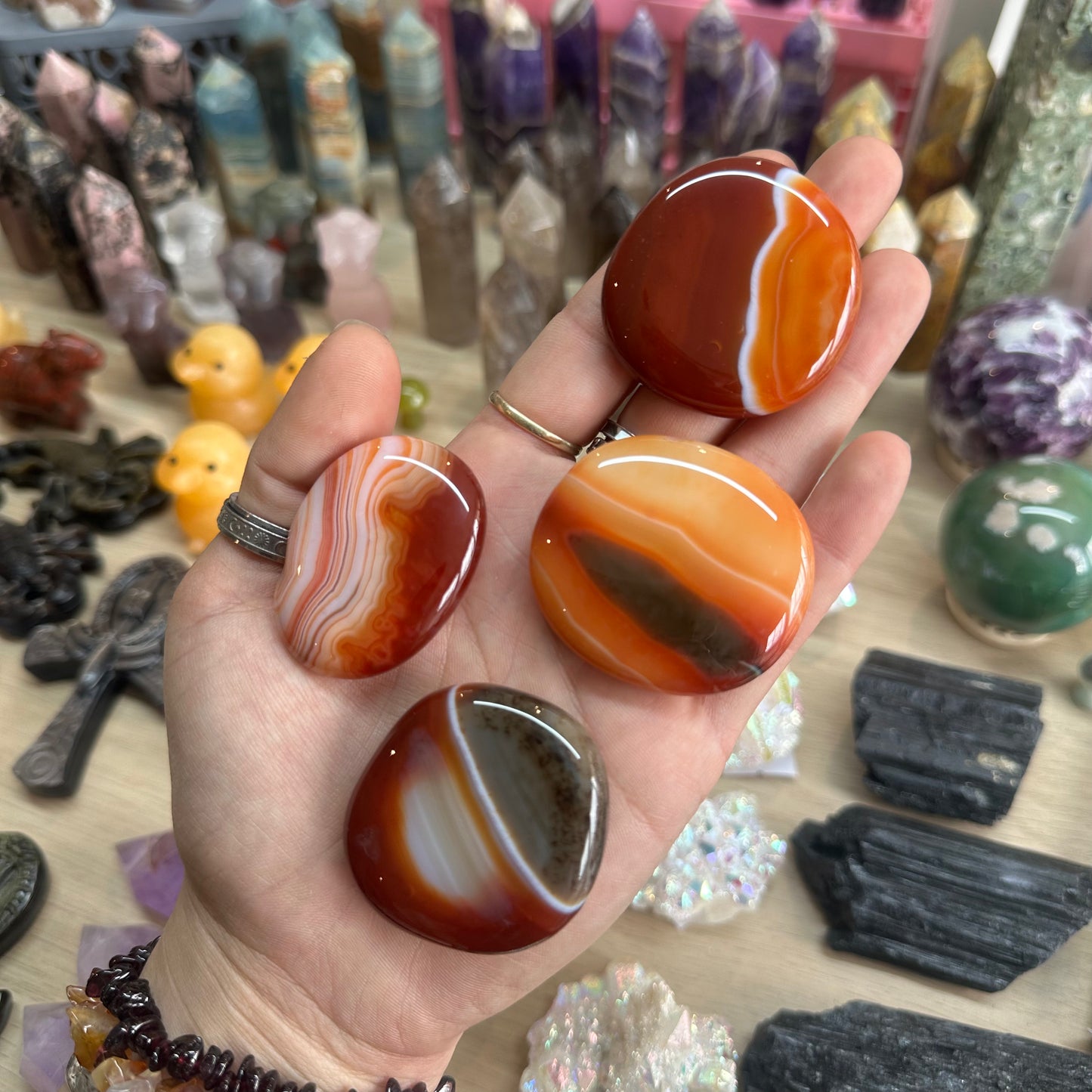 1pcs Carnelian Palm Stone