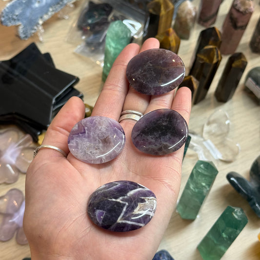 1pcs Chevron Amethyst Palm Stone