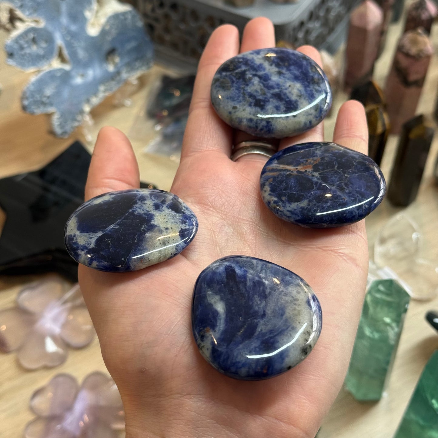 1pcs Sodalite Palm Stone