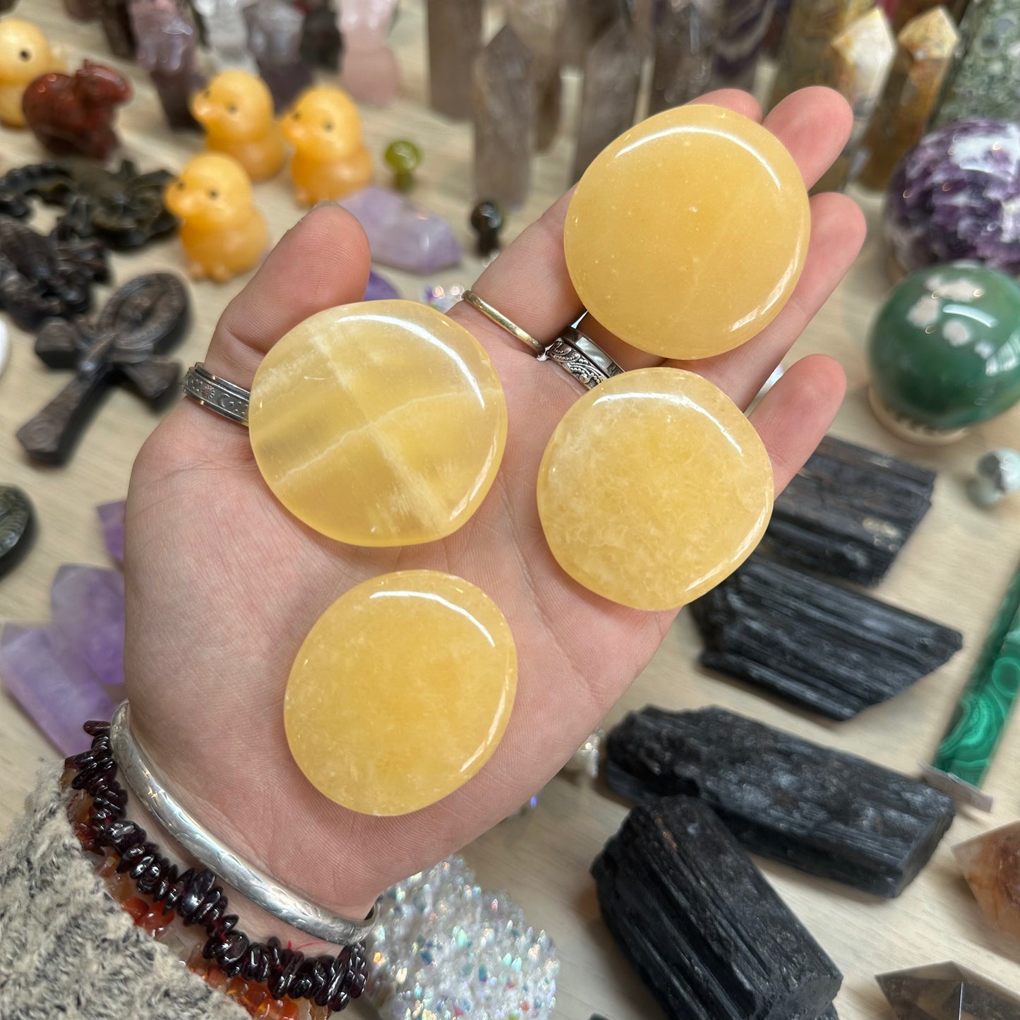 1pcs Orange Calcite Palm Stone