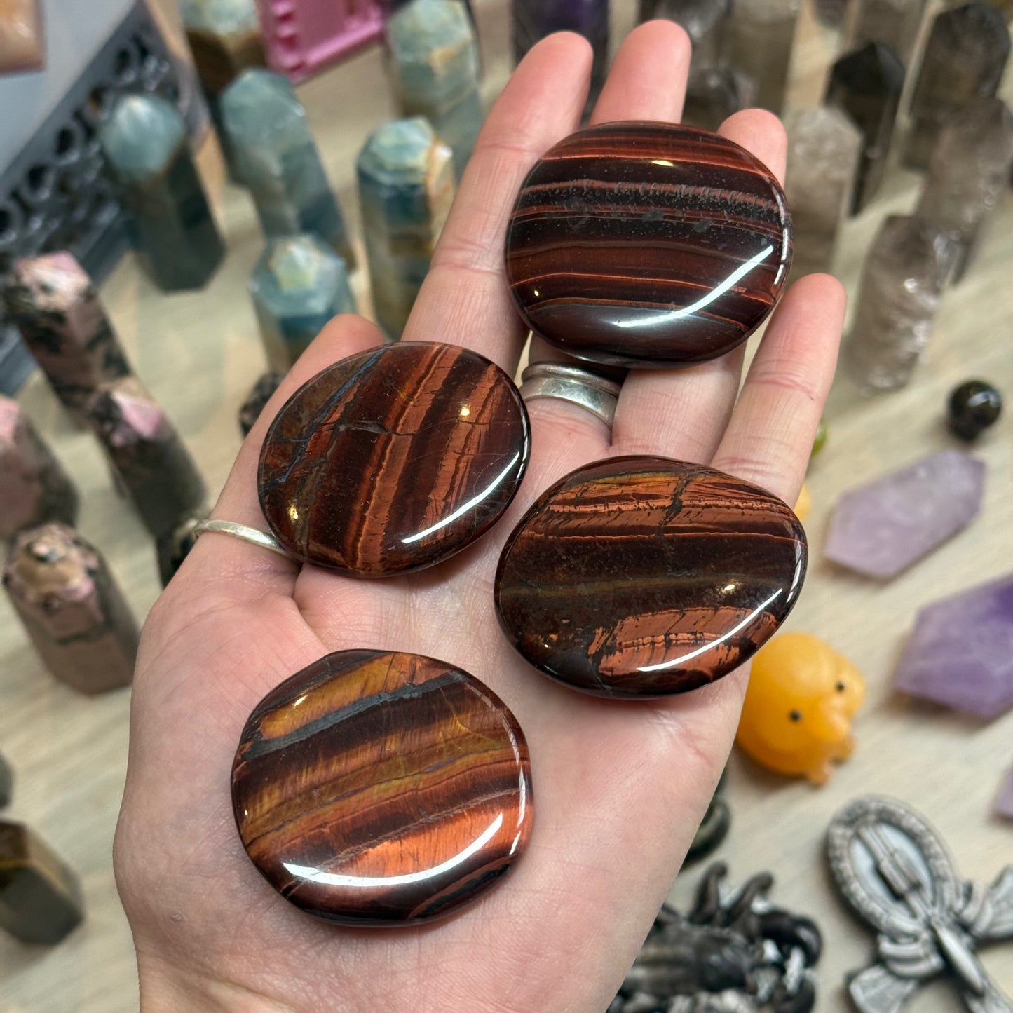 1pcs Red Tigers Eye Palm Stone