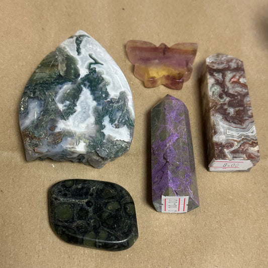 Brookebastow + 2 tins