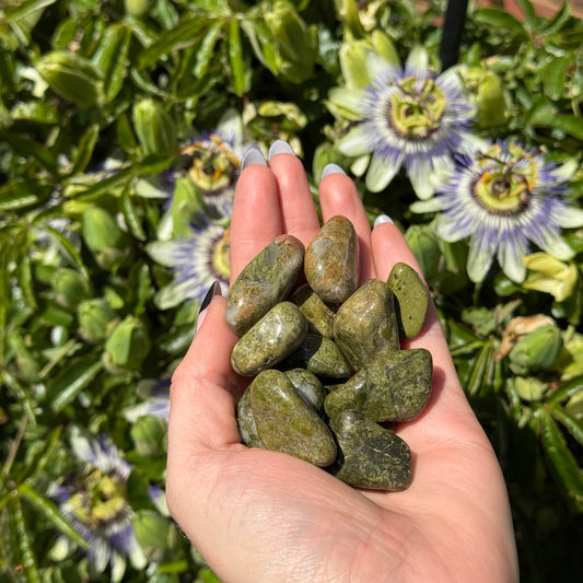 1pcs Tumbled Epidote
